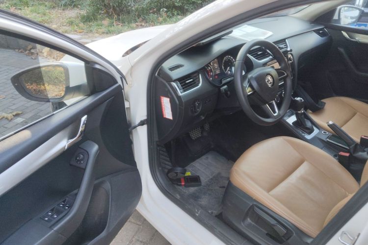 Used Skoda Octavia 2018 TSI230 DSG Comfort Edition Driver Seat