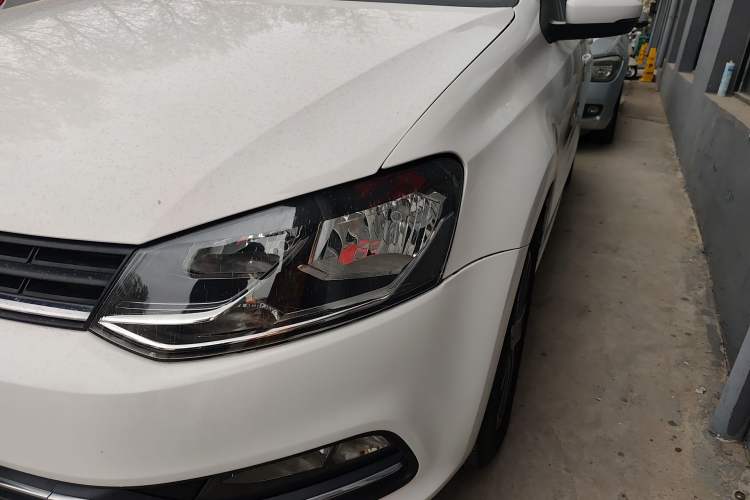 Used Volkswagen Polo 2016 1.6L Automatic Comfort Model