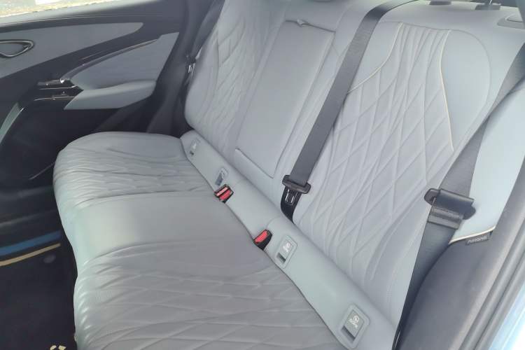 Used BYD Seal 2022 550 km Standard Range Rear-Wheel Drive Prestige Version