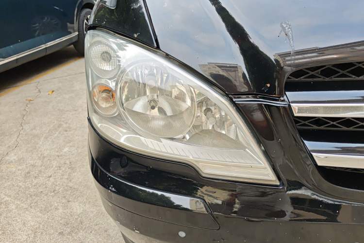 Used Mercedes-Benz Vito 2011 2.5L 7-seater executive version Right Front Headlight