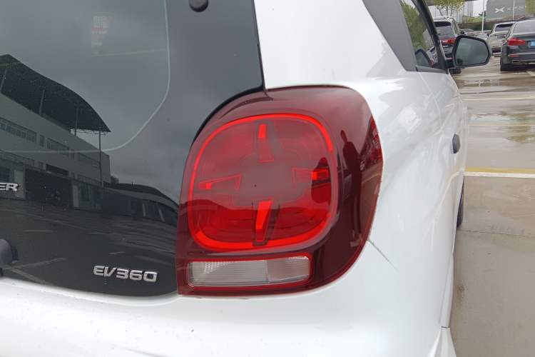 Used Roewe Clever 2021 302 km New Four-Seater Super-Efficient Version Exterior 3