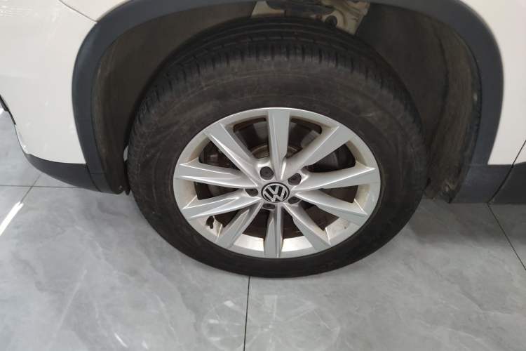 Used Volkswagen Tiguan L 2017 300TSI Automatic Two-Wheel Drive Silk Road Comfort Edition