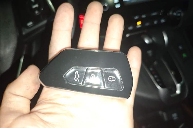 Used Honda CR-V 2019 Brilliant Edition Plus 240TURBO CVT Two-Wheel Drive Fashion Version China VI Emission Standard Vehicle Key