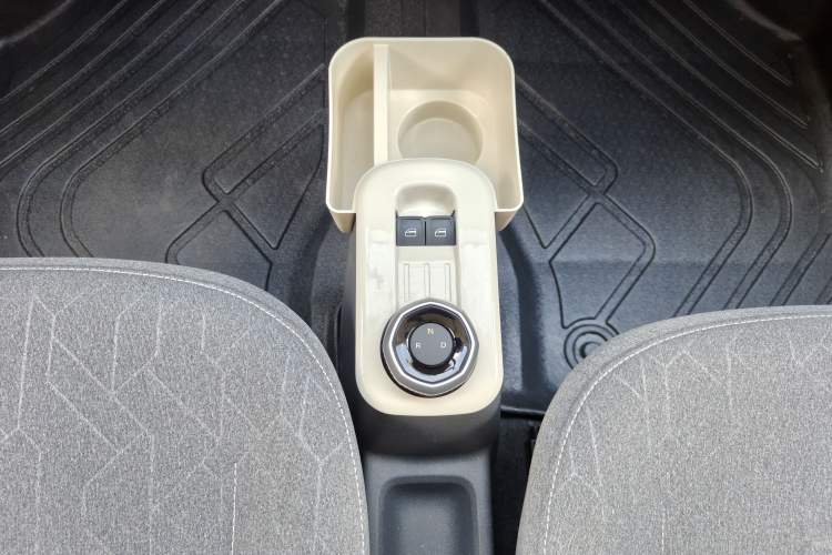 Used Geely Auto Panda 2024 Panda Mini 200km Endurance Bear
