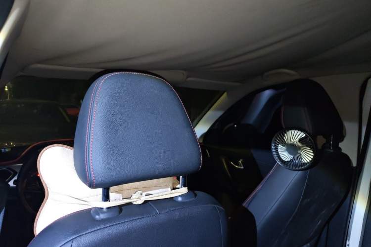 Used FAW Senya R7 2016 1.6L Manual Luxury Model Headliner