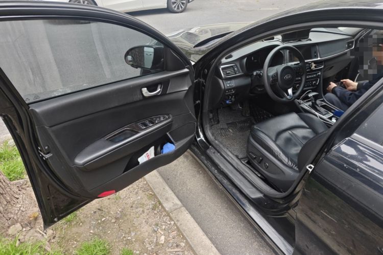 Used Kia K5 2016 2.0L Hybrid LUX Driver Seat