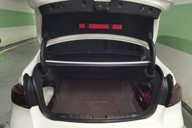 Used BMW 3 Series 2019 320i M Sport Night Edition Trunk