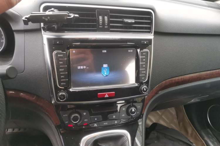 Used Haval H6 2014 Sport Version 1.5T Manual Two-Wheel Drive Elite Edition
