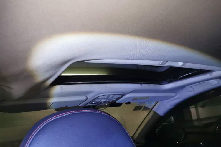 Used Haval H6 2017 Blue Label Sport Edition 1.5T Automatic Two-Wheel Drive Luxury Model Headliner