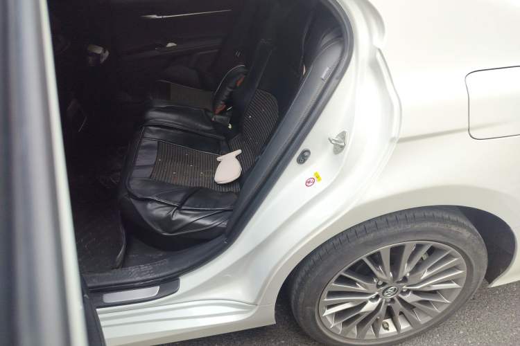 Used Toyota Camry 2018 Dual-Engine 2.5 HG Luxury Edition Left Rear Seat