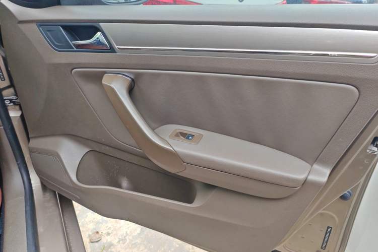 Used Volkswagen Bora 2013 1.6L Manual Comfort Model
