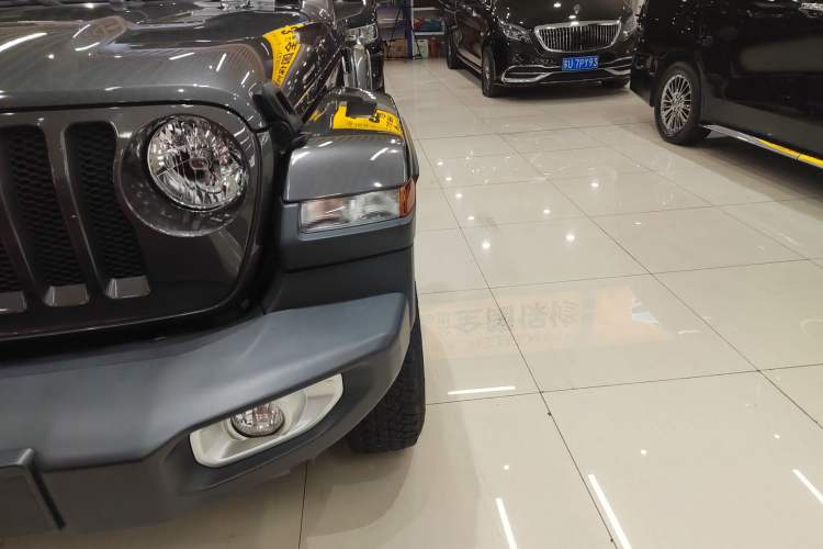 Used Jeep Wrangler 2019 2.0T Sahara Two-Door Version China VI Emission Standard
