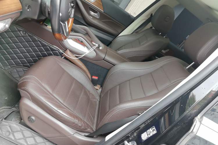 Used Mercedes-Benz GLS 2022 Second Facelift GLS 450 4MATIC Luxury Edition Left Front Seat