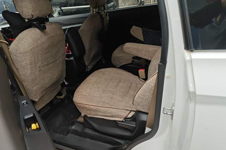 Used Wuling Hongguang 2019 1.5L S Standard Version China VI LAR Left Rear Seat