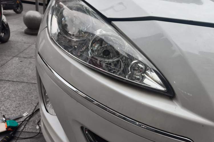 Used Peugeot 408 2013 2.0L Automatic Luxury Edition Right Front Headlight