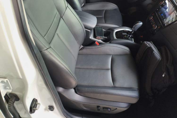 Used Nissan X-Trail 2022 2.0L Two-Wheel Drive Smart Connect Premium Edition Right Front Seat