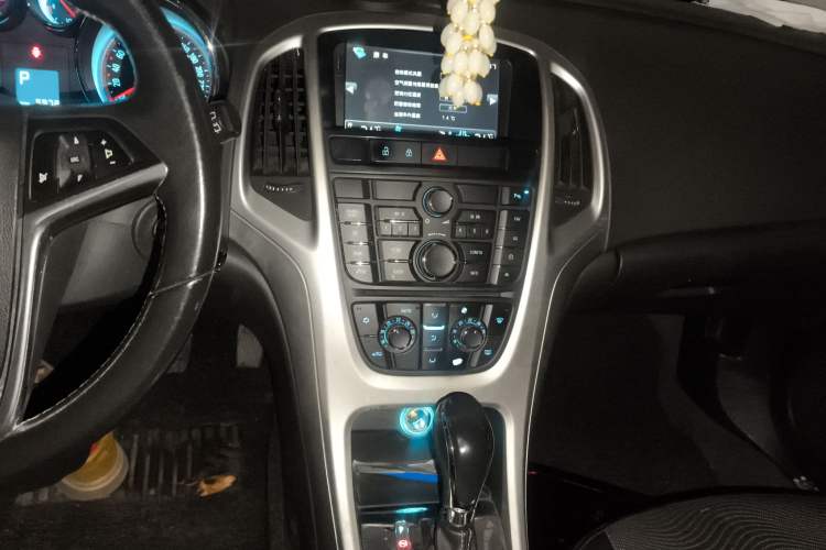 Used Buick GT 2010 XT 1.6L Automatic Fashion Edition