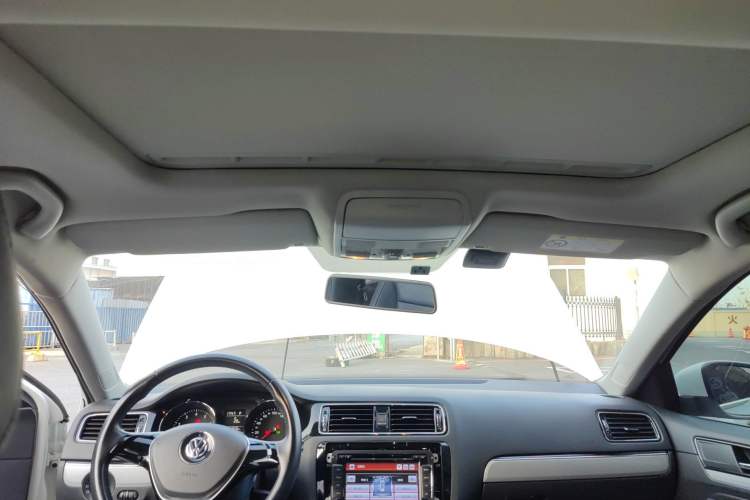 Used Volkswagen Sagitar 2015 1.6L Automatic Comfort Model Headliner