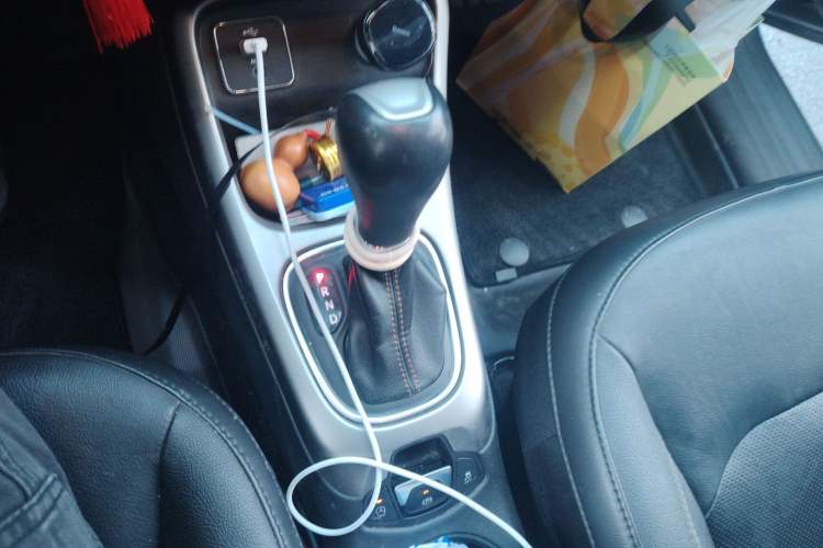 Used Jeep Compass 2017 200T Automatic Family Edition Gear Lever