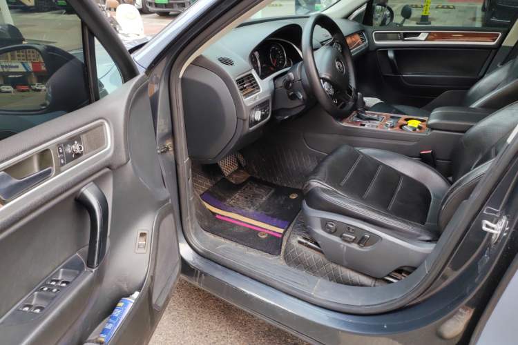 Used Volkswagen Touareg 2011 3.0 TSI Standard Version
