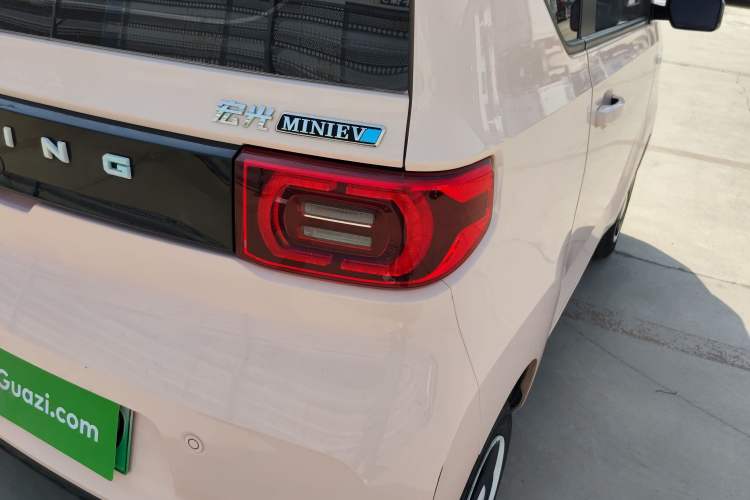Used Wuling Hongguang MINIEV 2021 Macaron Fashion Model Lithium Iron Phosphate Right Rear Taillight