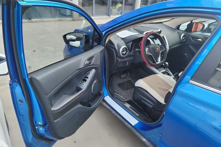 Used BYD Yuan 2016 1.5L Automatic Luxury Version Driver Seat