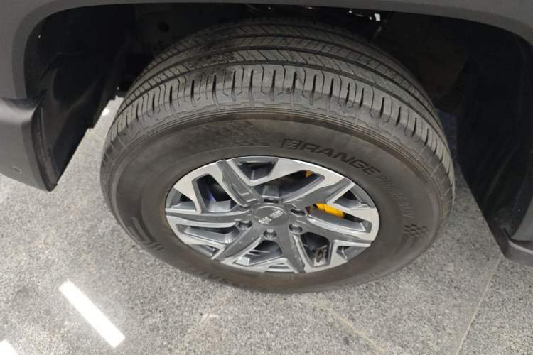 Used BAIC Off-Road BJ40 2024 2.0T All-New Urban Hunter Edition Chivalrous Style Left Front Wheel Hub