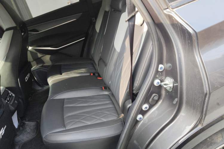 Used CHANGAN CS75 PLUS 2024 3rd Generation Champion Edition 1.5T Intelligent Drive Dynamic Model
