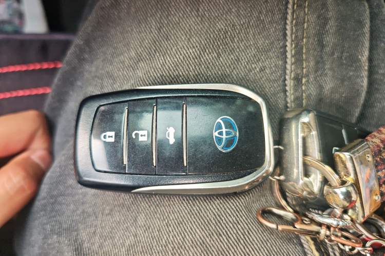 Used Toyota Corolla 2016 Dual-Engine 1.8L E-CVT Leading Edition