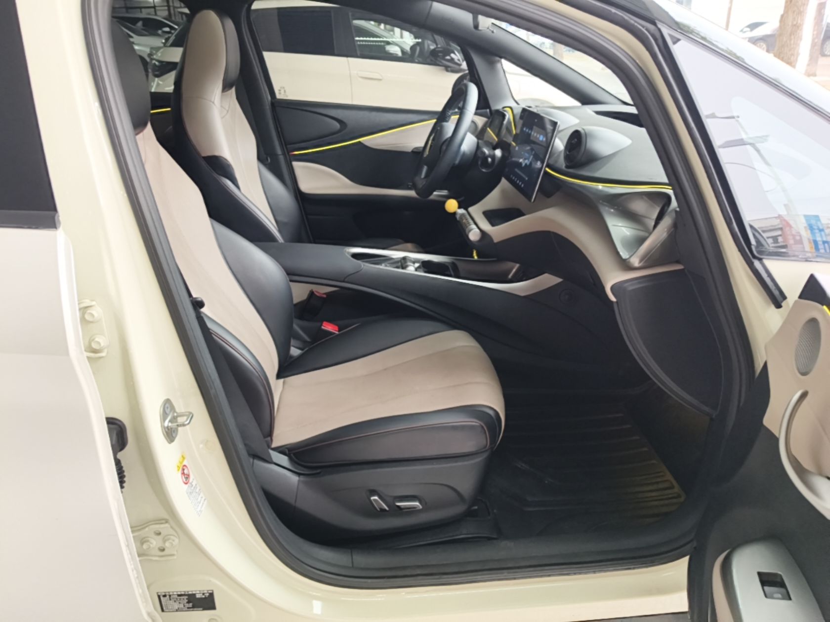 BYD Dolphin 2023 420 km Fashion Edition — снимка 19