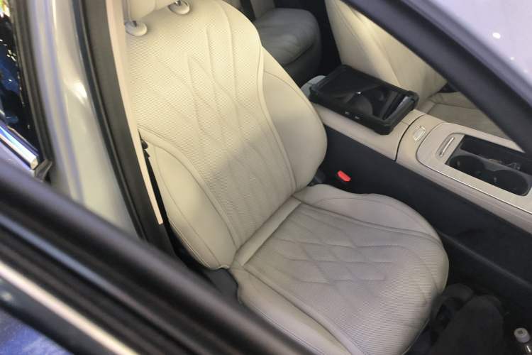 Used Chery Fengyun A8L 2025 1.5 TGDI 145 km Luxury Version Right Front Seat