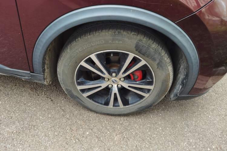 Used SWM X7 2016 1.8L Manual Luxury Edition 7 Seats Right Front Wheel Hub