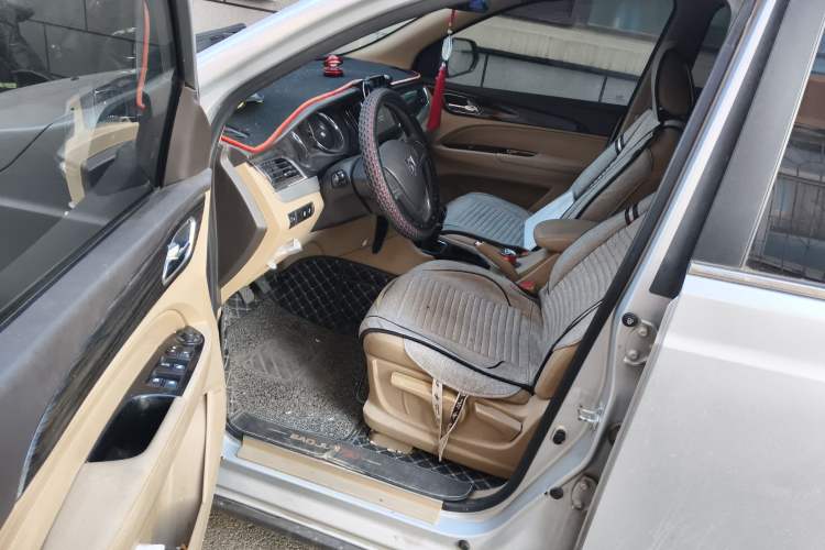 Used Baojun 730 2016 1.5L Manual Comfort Version 7 Seats China V Emission Standard