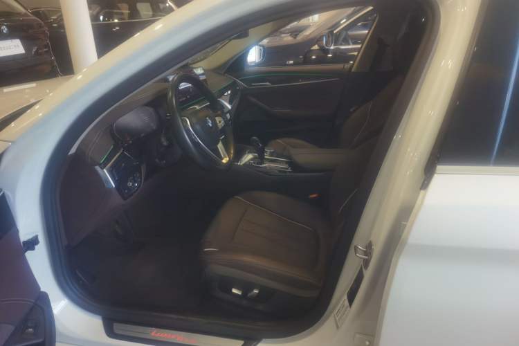 Used BMW 5 Series 2021 525Li Luxury Package
