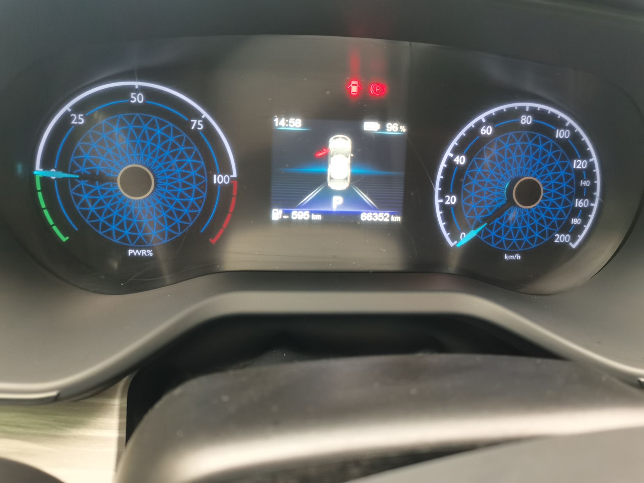Hongqi E-QM5 2023 620km PLUS — снимка 12