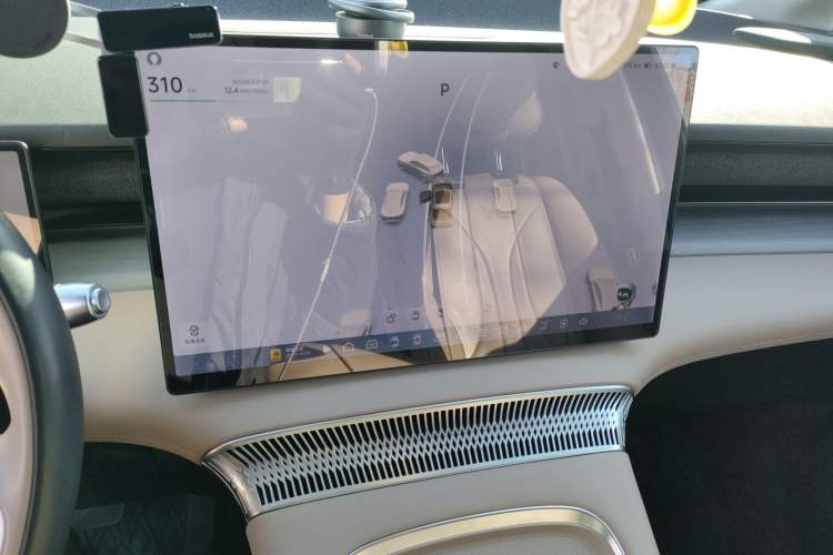 Used XPeng X9 2024 702 Ultra-Long Range Pro
