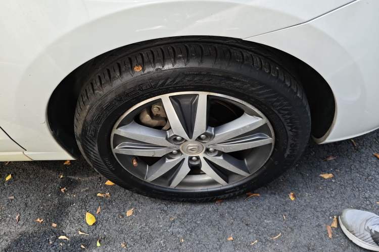 Used CHANGAN Eado 2015 1.6L Automatic Luxury Model Right Front Wheel Hub