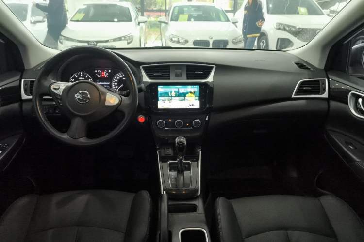 Used Nissan Sylphy 2019 1.6XV CVT Smart Connect Luxury Edition China VI Standard Center Console