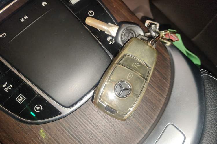 Used Mercedes-Benz GLC 2021 GLC 300 L 4MATIC Dynamic Model Vehicle Key