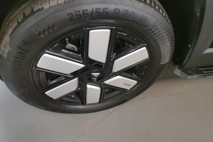 Used Deepal G318 2024 Four-Wheel-Drive Air Suspension Model
