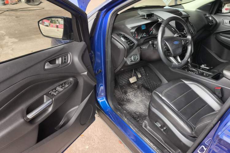 Used Ford Kuga 2018 EcoBoost 180 Two-Wheel-Drive Platinum Edition
