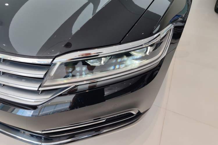 Used Volkswagen Phideon 2019 380TSI Two-Wheel Drive Business Edition China VI Standard