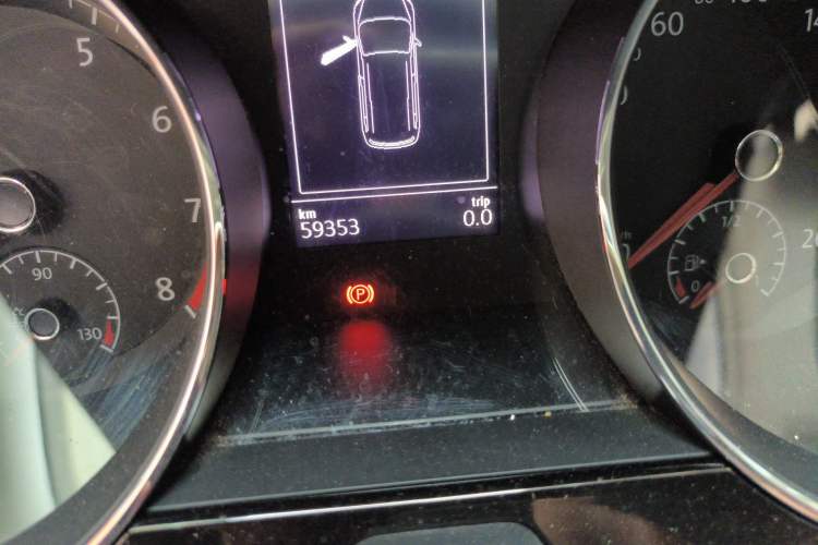 Used Volkswagen Touran 2018 Volkswagen Touran L 280TSI DSG Boundary Edition 7 Seats China V Emission Standard Odometer Close Up