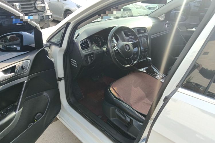 Used Volkswagen Golf 2015 1.4TSI Automatic Comfort Model Driver Seat