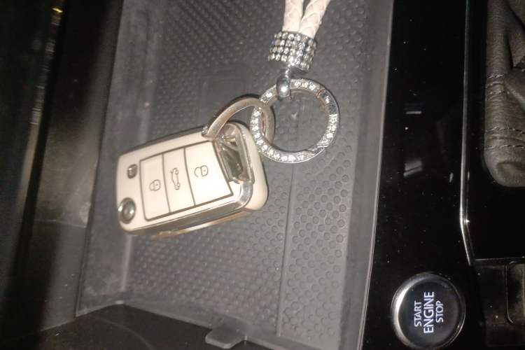 Used Volkswagen Tiguan L 2023 Restyled 330TSI Automatic Two-Wheel Drive R-Line Enhanced Comfort Version