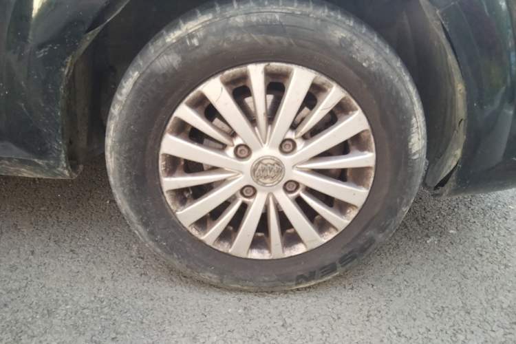 Used Buick Excelle 2015 1.5L Manual Classic Trim Right Front Wheel Hub