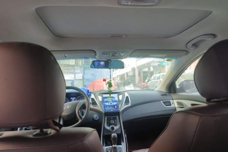 Used Hyundai Elantra (5th Generation / Langdong) 2015 1.6L Manual Leading Model
