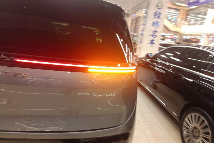 Used Zeekr MIX 2025 Intelligent Driving Version
