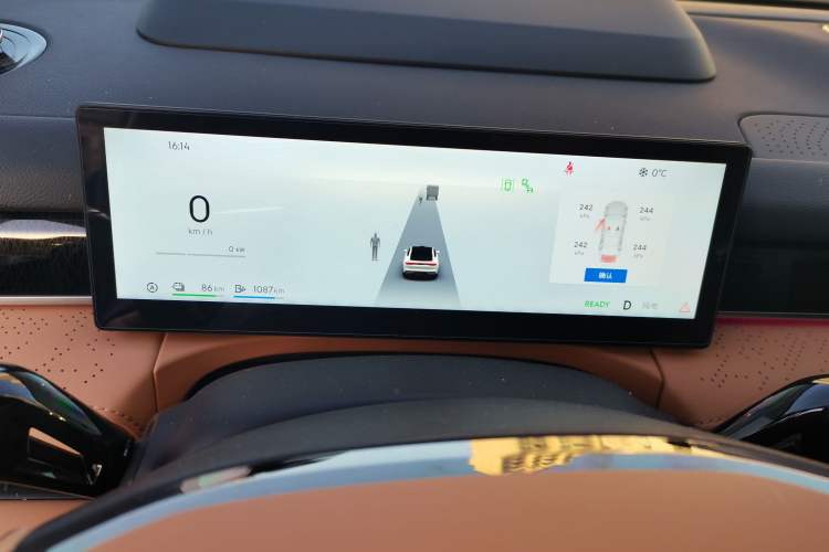 Used Geely Galaxy 8 2025 130km EM-i Flagship Edition