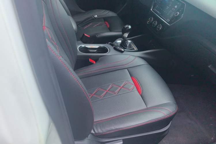 Used Soueast DX3 2018 1.5L Manual Luxury Model